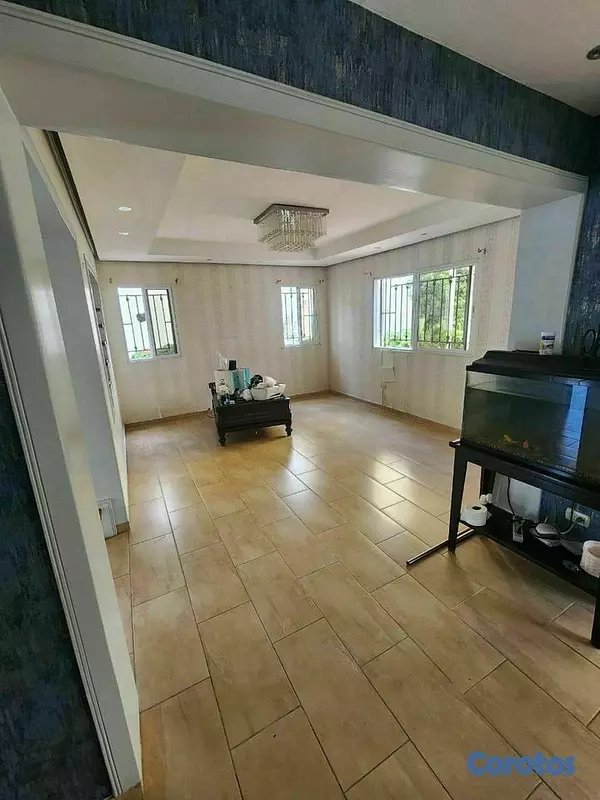 casas - Casa en venta en avenida República de Colombia  3