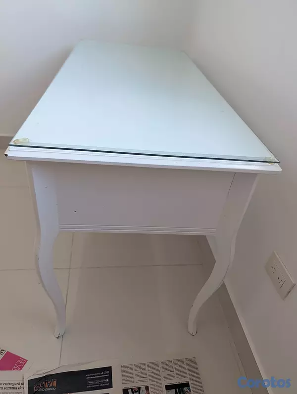 muebles y colchones - Venta de escritorio vintage de Ikea (usado) con cristal  6
