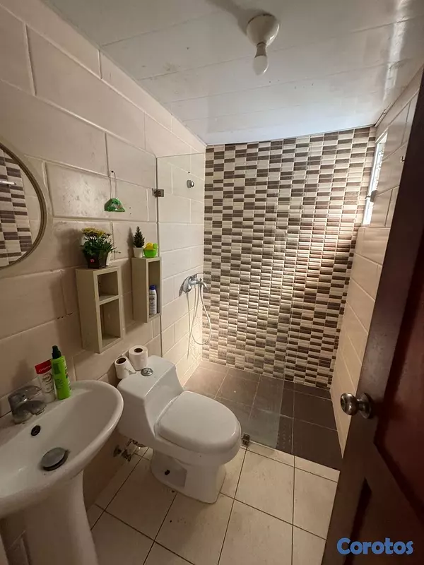 apartamentos - venta de apartamento 2do nivel con 2 parqueos en vista hermosa Santo Domingo  7