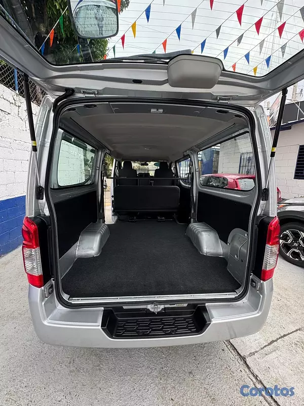 jeepetas y camionetas - NISSAN CARAVAN NV350 9