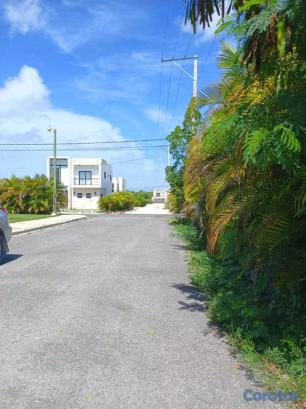 solares y terrenos - Solares en Residencial privado en Bavaro Punta Can 2