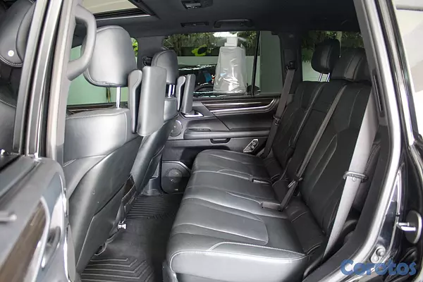 jeepetas y camionetas - Lexus LX 570 2020 4