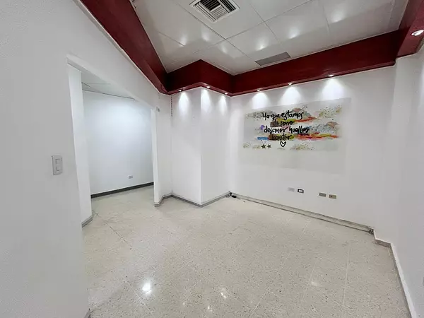 oficinas y locales comerciales - Alquilo local en La Romulo  6