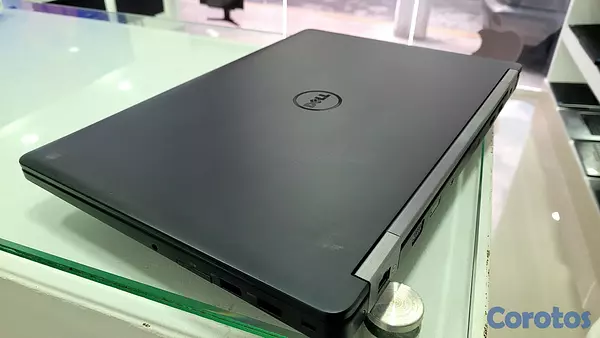 computadoras y laptops - Dell 5570 17 Pulg Core i7 6th Gen Ram 16gb ddr4 Disco SSD 512GB SSD ATY RADEON  3