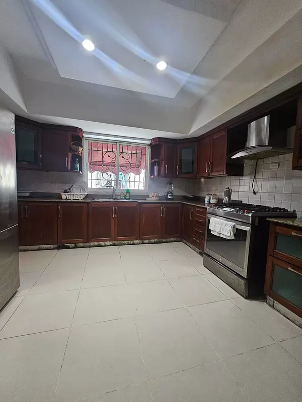 apartamentos - Apartamento en venta en Evaristo Morales de 3 hab. 2