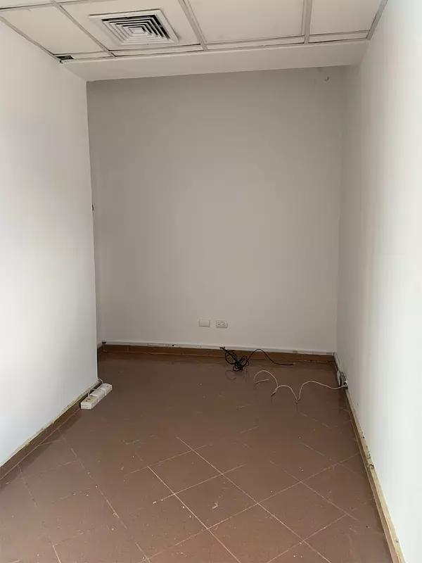 oficinas y locales comerciales - Oficina  en zona céntrica 6