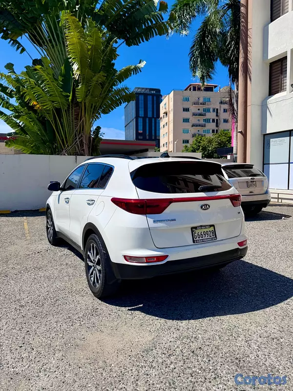 jeepetas y camionetas - Kia Sportage 2018 Única Dueña  10