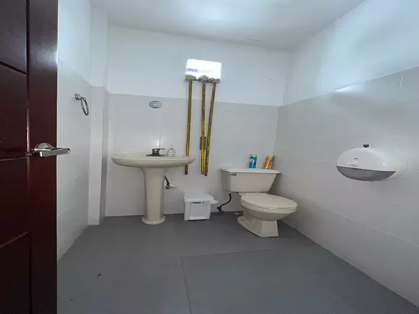 oficinas y locales comerciales - Local Alquiler Amueblado Naco 5