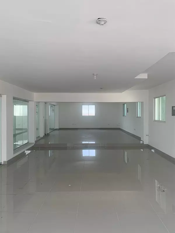 oficinas y locales comerciales - Local espacio abierto 4