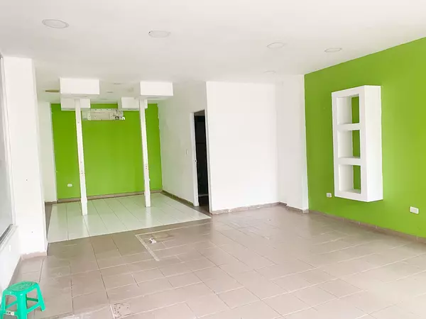 oficinas y locales comerciales - Locl céntrico en Venta  4