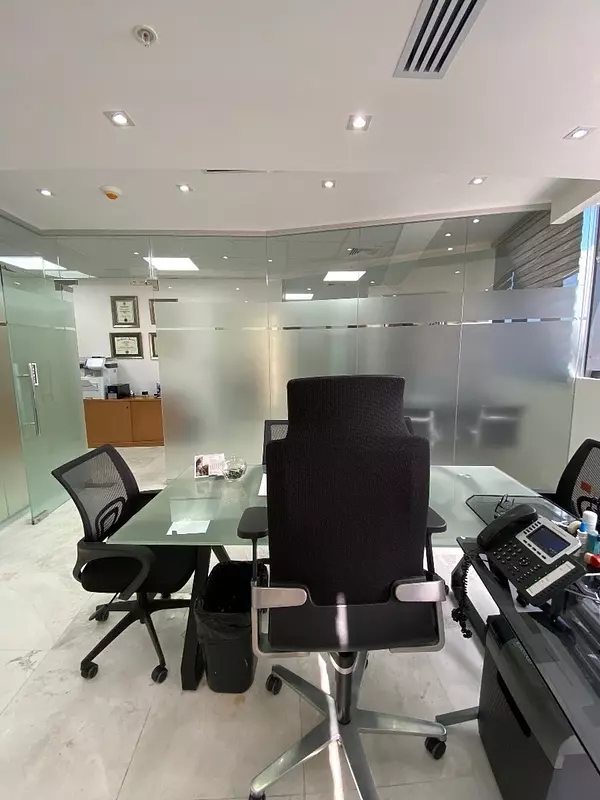 oficinas y locales comerciales - 🔵Alquilo Local para oficina  83 mts en serralles 
 8