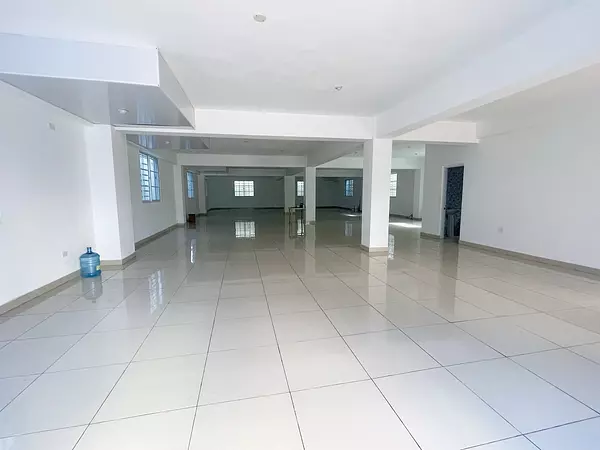 oficinas y locales comerciales - Local céntrico amplio  3