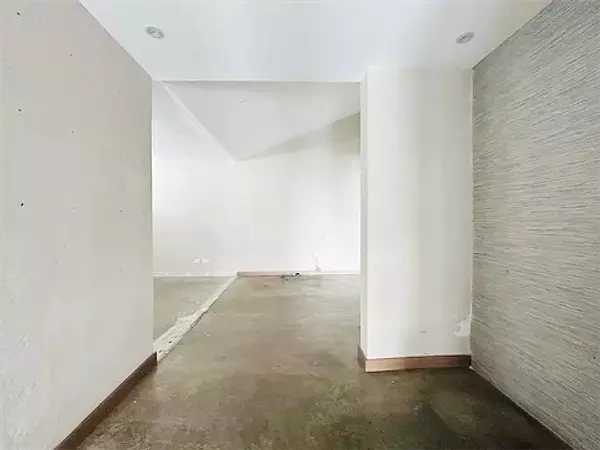oficinas y locales comerciales - Local céntrico en Piantini  7