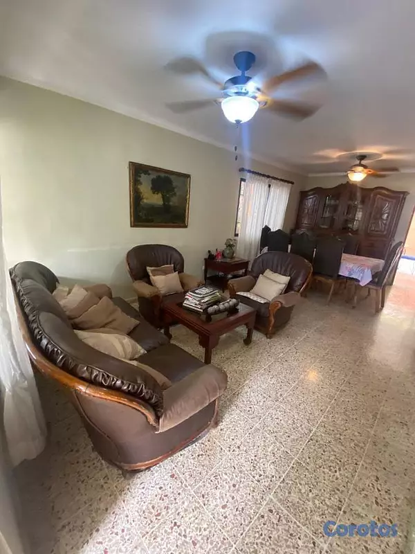 casas - Casa en venta de 3 habitaciones 2 baños en venta e 7