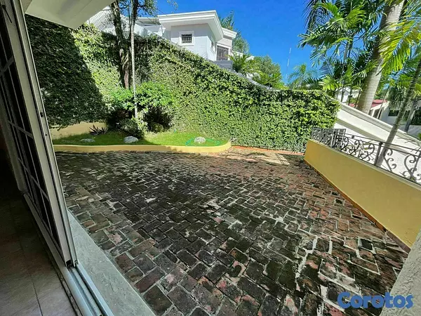 casas - VENDO Hermosa Mansión De 3 Niveles En Los Rios 8
