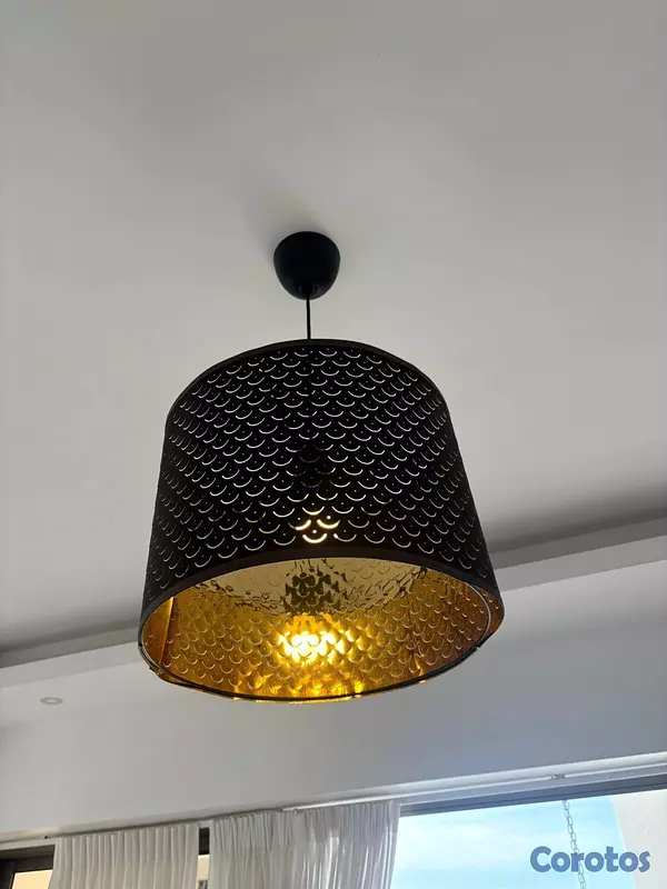 decoración y accesorios - Lampara negro y dorado colgante IKEA