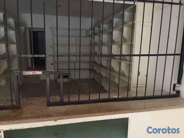 oficinas y locales comerciales - 📍 LOCAL COMERCIAL EN ALQUILER – ENSANCHE LA ALTAGRACIA 2