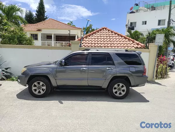 jeepetas y camionetas - Toyota four Runners 2004  en muy buen estado. 10
