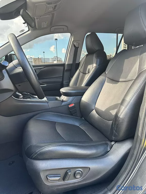jeepetas y camionetas - Toyota rav4 XLE 2021 10