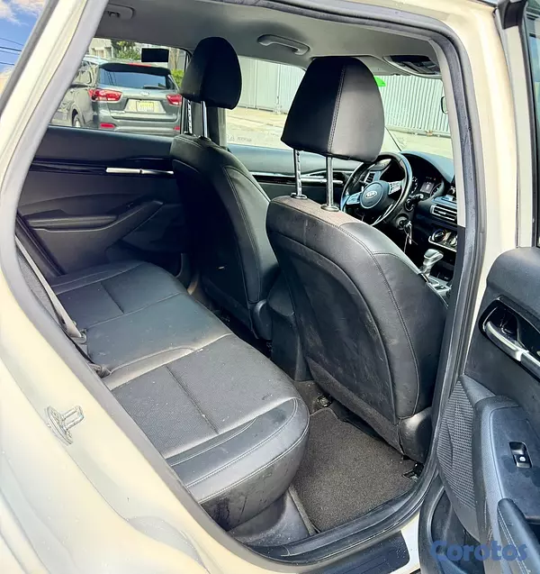 jeepetas y camionetas - Kia Seltos S 2021 4x4 8