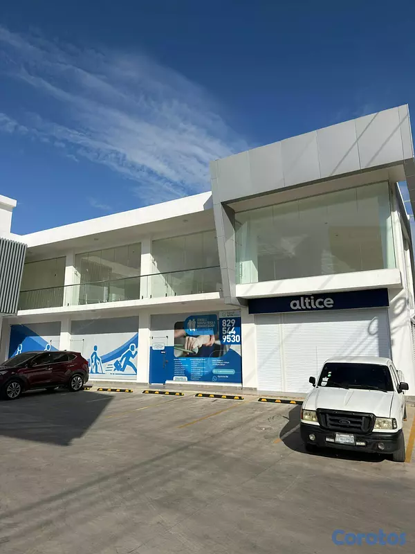oficinas y locales comerciales - Locales disponibles en Plaza Imperial. Av. Charles 4
