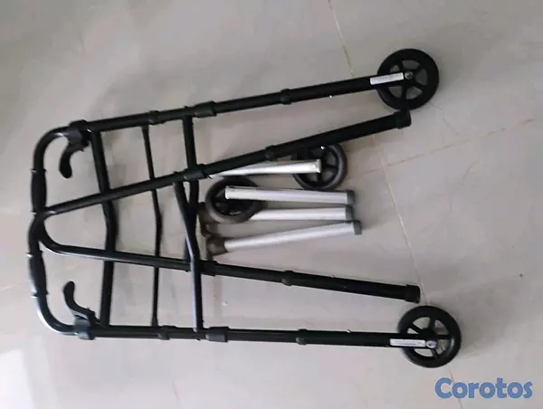 Salud y Equipamiento Médico - se vende caminador 2