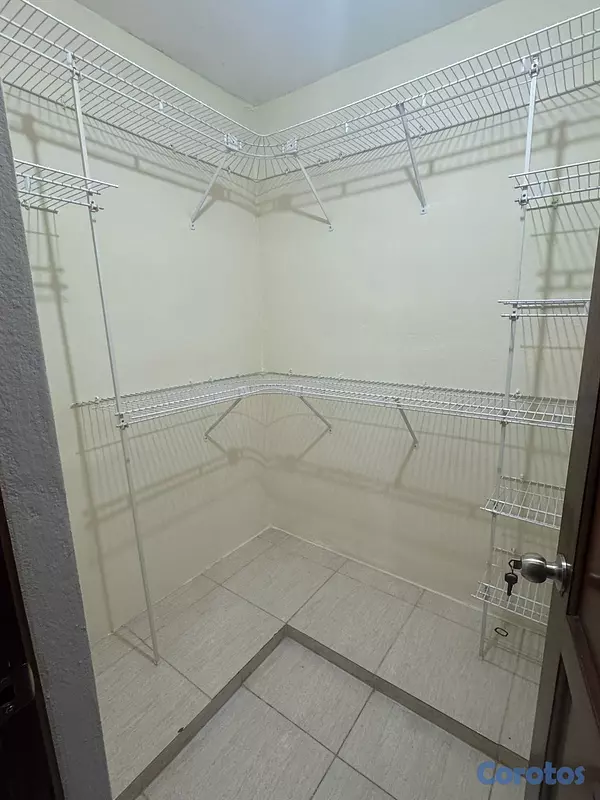 apartamentos - se alquila hermoso apartamento en una de las mejores zonas, un clásico. 
 8