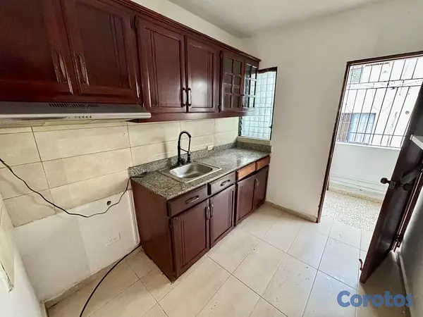 apartamentos - vendo los cacicazgos tres habitaciones dos baños paruaoe balcón servicio piso 4 10