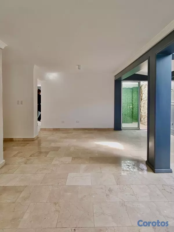 casas - alquiló casa los cacicazgos tres habitaciones amplias con baño marquesina para 2 10