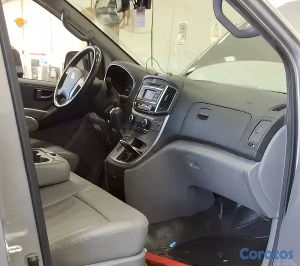 jeepetas y camionetas - HYUNDAI GRAND STAREX 2021 GRIS 6