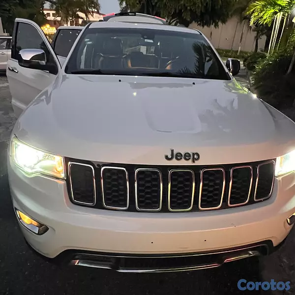 jeepetas y camionetas - Jeep grand Cherokee limited, Excelente condiciones 2
