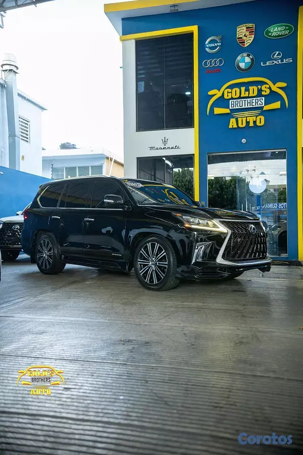 jeepetas y camionetas - Lexus LX570 2018 Clean Carfax 3