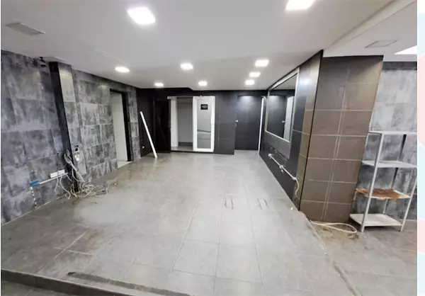 oficinas y locales comerciales - Excelente local en zona céntrica del Millon  3