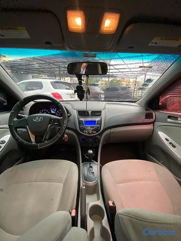 carros - Hyundai Accent 2012 7