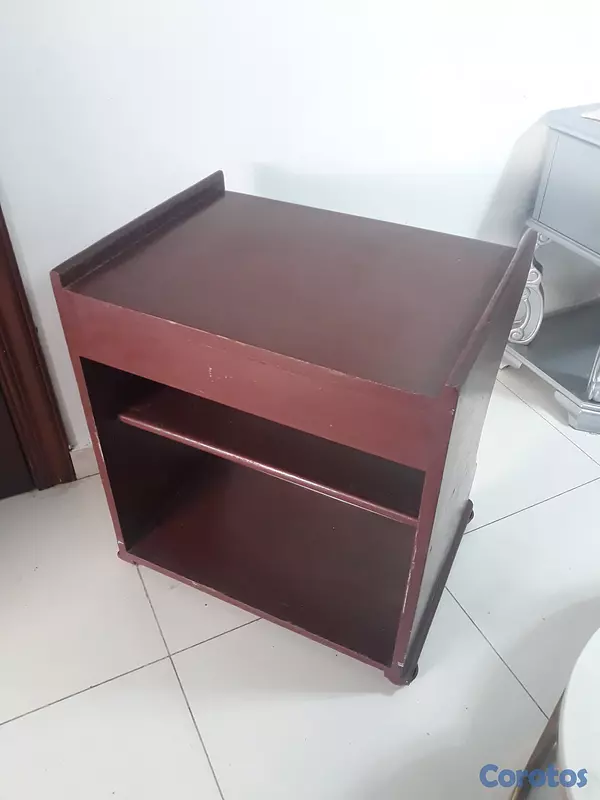 muebles y colchones - Vendo mesa para computadora y demas 3