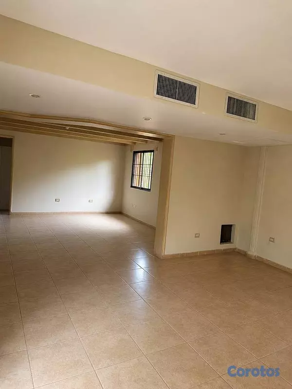 casas - Casa de 4 habitaciones 4 baños en alquiler en Arro 6