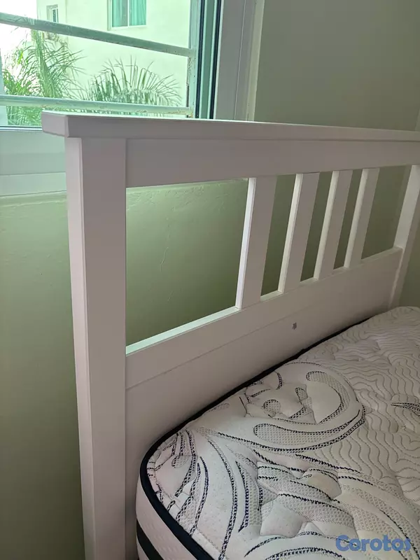 muebles y colchones - Vendo dos camas twins como nuevas con sus colchones. Cada una 25.000 4