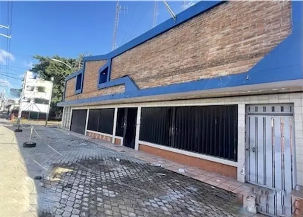 oficinas y locales comerciales - Local comercial céntrico en avenida 2