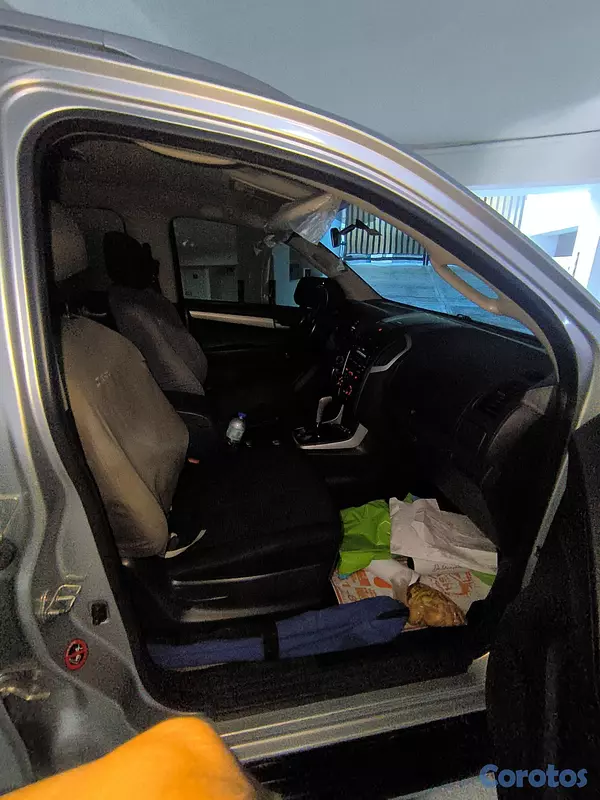 jeepetas y camionetas - Se vende isuzu d max  3