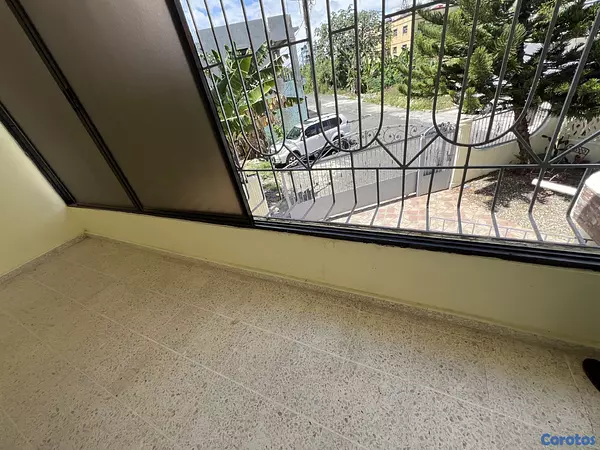 casas - venta de casa en la autopista de san isidro con 332mts Santo Domingo este  5