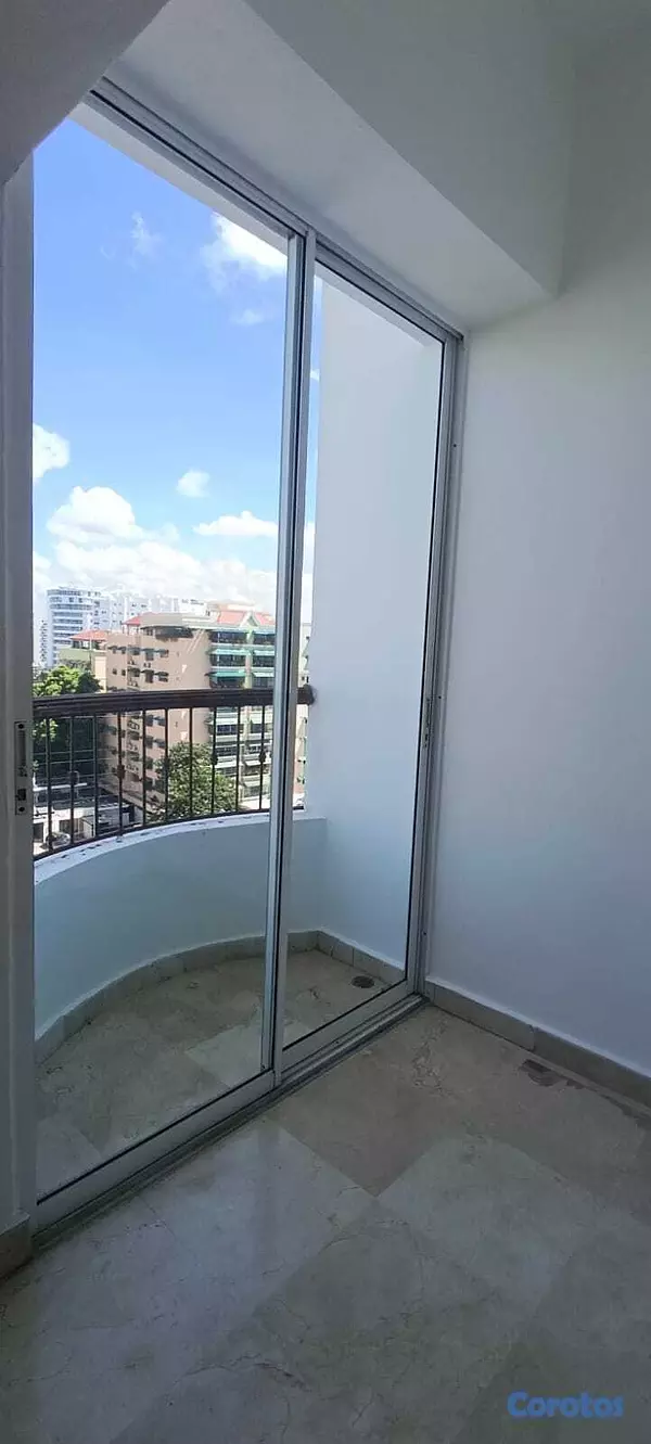 apartamentos - Renacimiento, Amplio apartamento con Balcón, 250m2 2