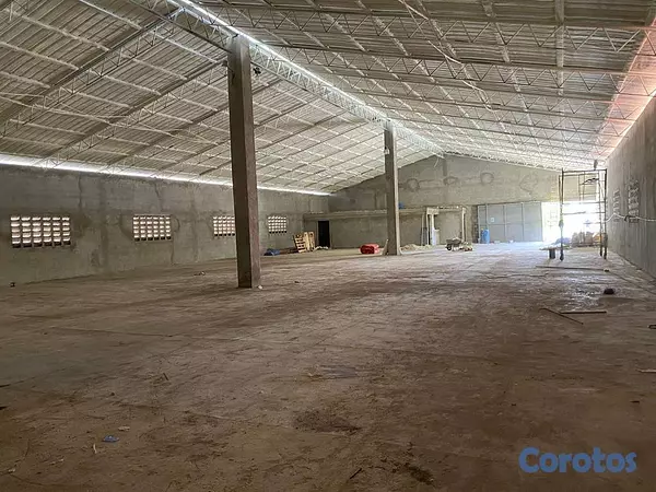 otros inmuebles - Almacén con Oficinas en Alquiler – 500 m² | Avenid 2