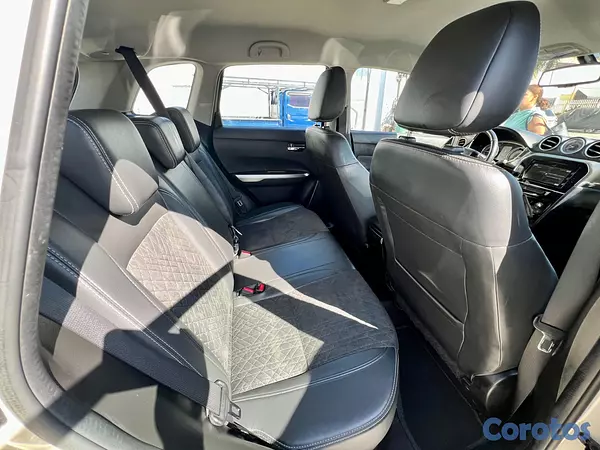 jeepetas y camionetas - SUZUKI VITARA GLX 2023 COMO NUEVA 7