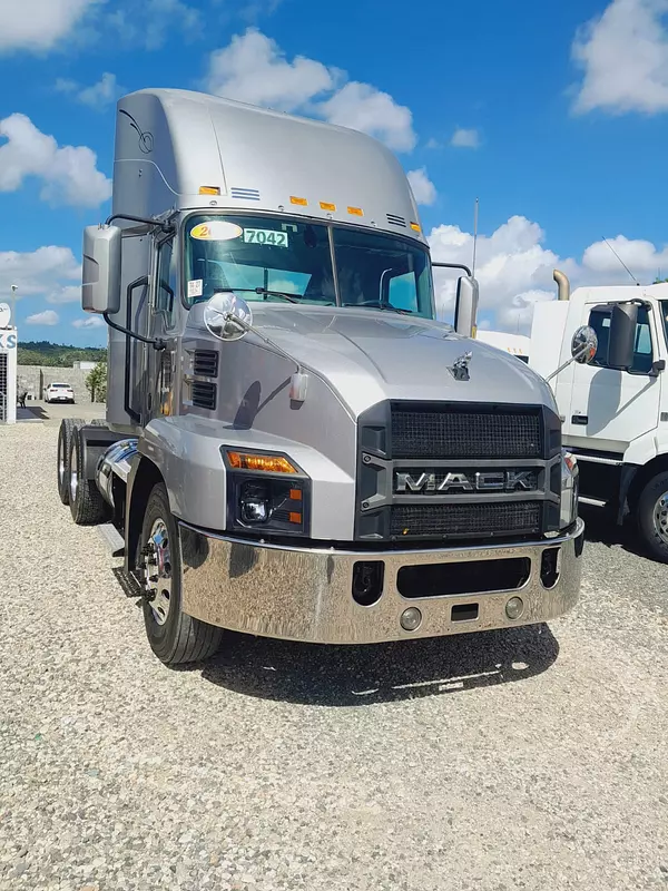 camiones y vehiculos pesados - Mack Anthem año 2020 8