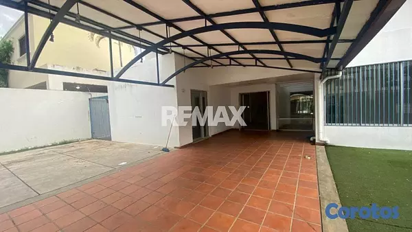 oficinas y locales comerciales - Local comercial de 500mt2 en alquiler en Julieta M 1