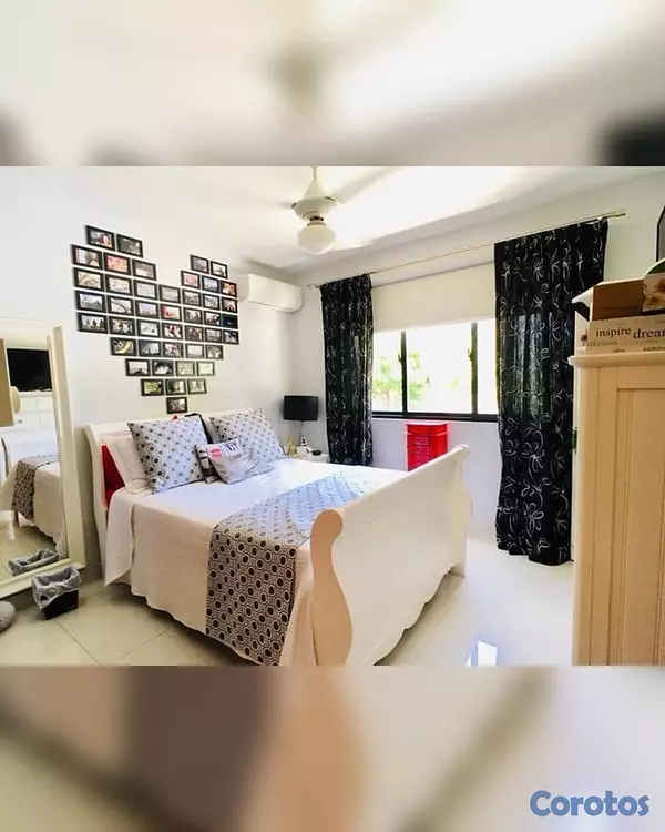 apartamentos - vendo Evaristo Morales tercer nivel tres habitaciones dos baños dos parqueos  4