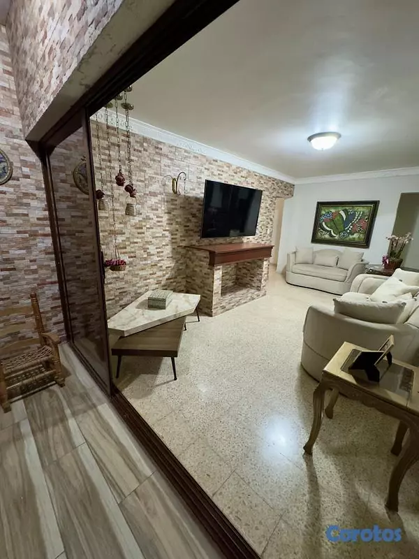 casas - Espaciosa casa de 2 niveles en venta  5