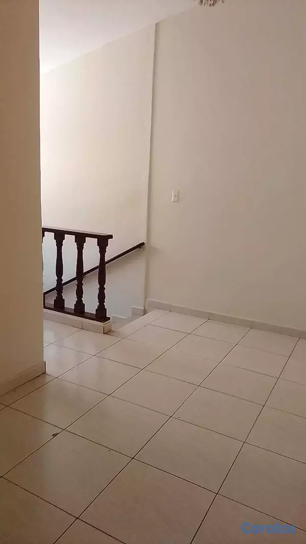 casas - Alquilo Casa 2 Niveles Respaldo Los tres Ojos  6
