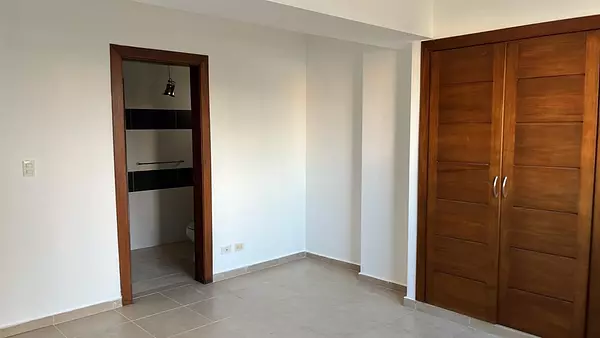 apartamentos - Vendo apto en Naco 
189.95 mts
Piso 5
3 Hab, principal w/c 
2 1/2 baños 
RD$13.5 9