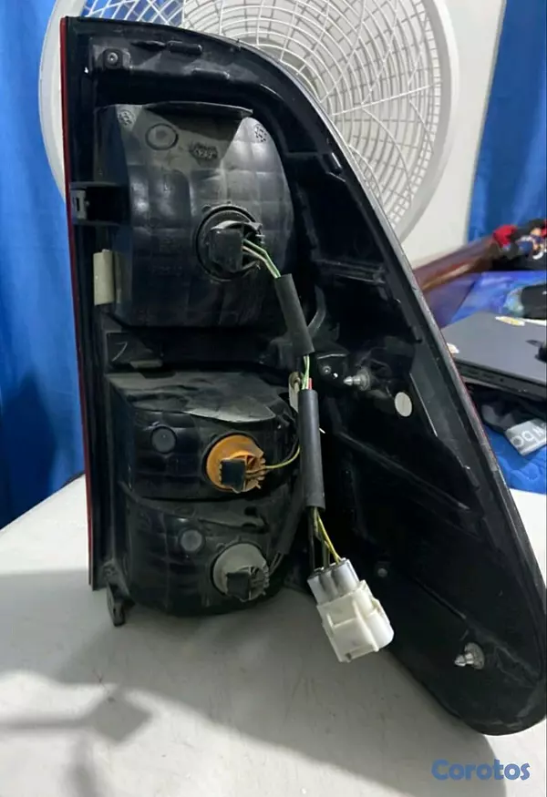 repuestos - pantalla trasera izquierda toyota hilux LIMITED 3